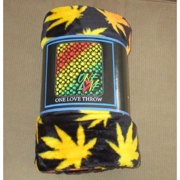 New One Love Rasta Pot Leaf Plush Fleece Throw Gift Blanket Weed Smoke Marijuana - Picture 3 of 4